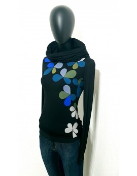 Iza Fabian, Designer Blumige Set in Retro Style, Pullover und Loop, Blaue Blüten.