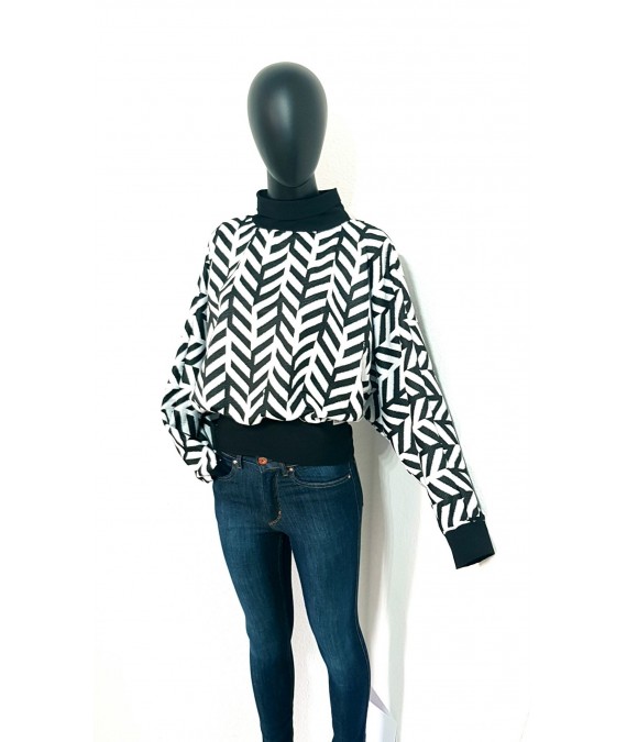 Iza Fabian, ZIG Rollkragen Pullover in Schwarz und Weiß, Retro Style, zigzack.