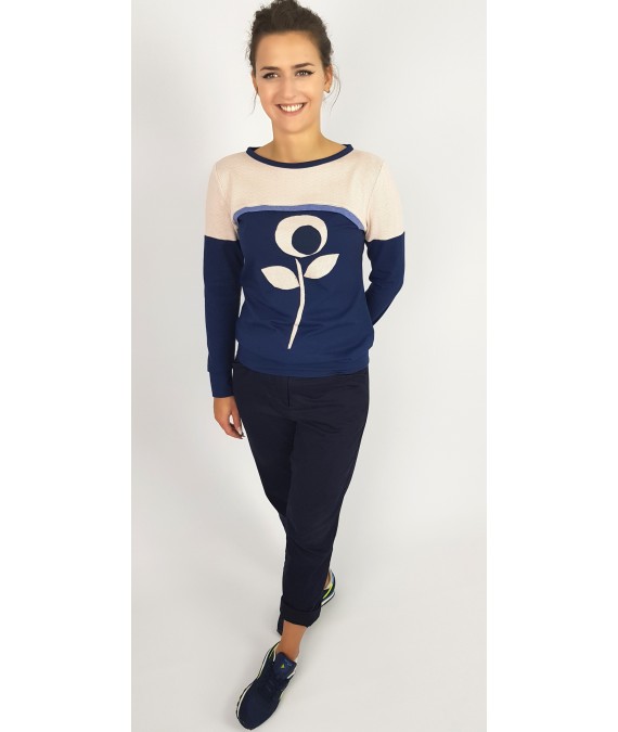 Iza Fabian Pullover in Blau Altrosa Fischgrät Muster, Retro Blume.