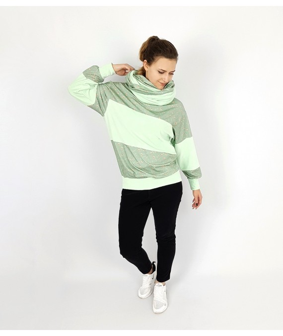 Damen Set Pullover und Loop in Mint, schön geblümt von Iza Fabian.