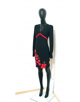 Iza Fabian, Elegante Kleid mit Roten Blumen, A1