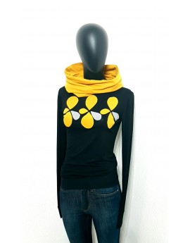 Iza Fabian, Designer Retro Set mit Blumen , Pullover und Loop, Ockergelbe Akzente..