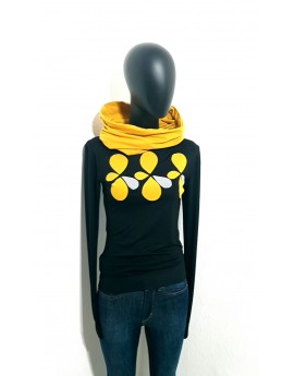 Iza Fabian, Designer Retro Set mit Blumen , Pullover und Loop, Ockergelbe Akzente..