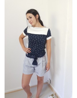 Iza Fabian - T-Shirt in Blau und Weiß, Anker Muster. Designer Mode.