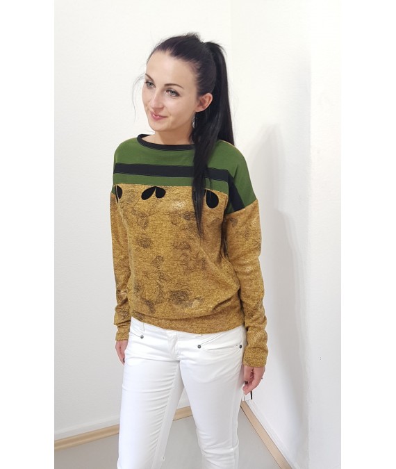Iza Fabian, Damen Pullover in Ocker und Grün, Blumen Muster.